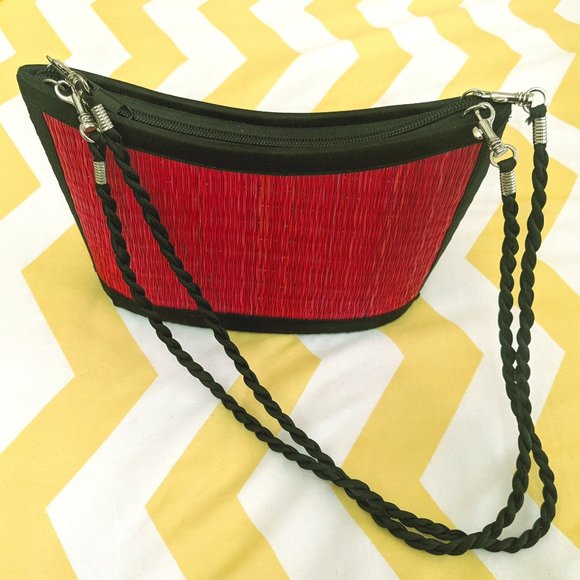 Woven straw fuchsia pink handbag - Picture 1 of 7